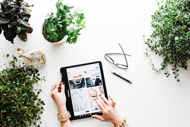 The Winning Online Presence Formula: Website and Social Media